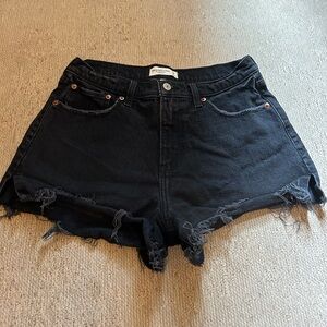 Abercrombie and Finch The Mom Short Mid Rise Curve Love Black Denim shorts